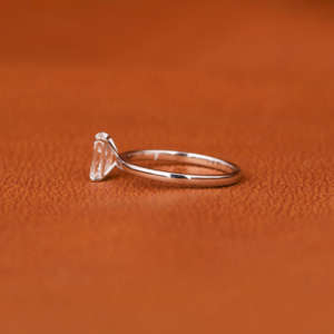 Bague de fiançailles solitaire en diamant cultivé en laboratoire coupe émeraude de style à la mode bague cadeau fine pour femme plaquée or massif 14 carats certifiée IGI - Product Image 3
