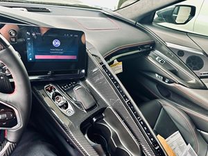 Corvettes E-Ray Coupe, caja de cambios automática, híbrida, Turbo AWD, cuero, 2024, certificado limpio, bastante usado - Product Image 2