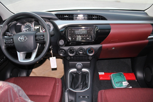 Pick-up double cabine 4x4 diesel modèle 2023 avec un puissant moteur de 2,8 litres et une boîte de vitesses manuelle - Product Image 6