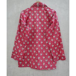 Conjunto de Pijama de Verano de Algodón Estampado a Mano en India |   Pijama con Estampado Floral para Mujer de Secado Rápido y Transpirable - Product Image 4