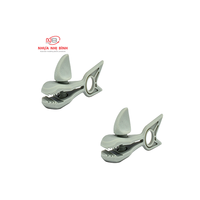 OEM/ODM Clips/Sangles de fixation multifonctionnels essentiels pour camping, en plastique, style extérieur, en forme de requin, coupe-vent, pour bâches et cordes, gris