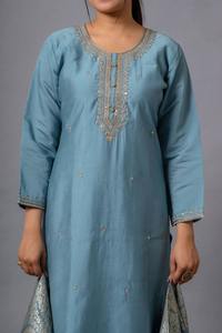 Venta al por mayor Chanderi Viscose Kurti Set Bottom Jacquard Dupatta elegante bordado Ropa Étnica para fiesta ocasiones festivas - Product Image 6