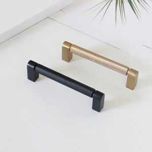 มือจับอลูมิเนียมที่ทันสมัยฐานโลหะผสมสังกะสีหลายขนาดสำหรับห้องนอนห้องน้ำเฟอร์นิเจอร์รับประทานอาหาร-ตู้ครัว - Product Image 4