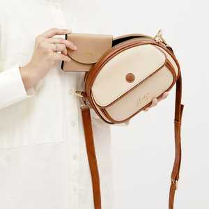 Bolso Kyna de Piel Sintética Premium para Mujer, Diseño Elegante Cruzado, Placa con Logotipo Dorado, Cierre de Cremallera Seguro, Uso Diario, Satinado - Product Image 2