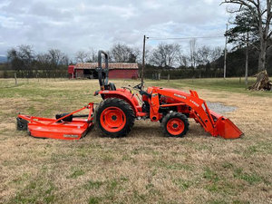 Cargador Frontal Compacto de 25 HP para Tractor LA525, 4x4, Utilitario Agrícola, de Segunda Mano, Más Vendido - Product Image 2