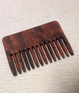 Peines de dientes anchos de sándalo verde Natural 100% hechos a mano, peine de masaje de madera, peine de sándalo para el cuidado del cabello de lujo - Product Image 4