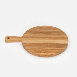 Tagliere rotondo in rovere con manico | Prodotto e personalizzato in Polonia - Product Image 2