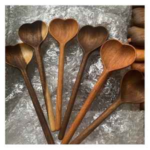 Ensemble de cuillères de cuisine écologiques du Vietnam faites à la main à partir d'outils de cuisson en bois durables pour un usage quotidien et un emballage d'exportation au détail - Product Image 3