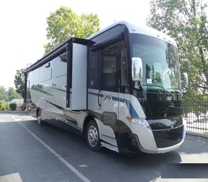 Nouveaux camping-cars T-i-f-f-i-n Byway 38CL 2025 prêts à la vente - Product Image 3