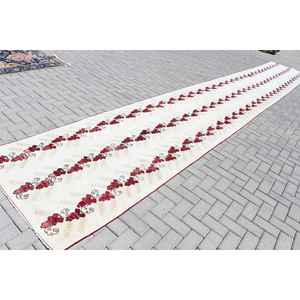 Alfombra Turca Vintage de 3.8x26.5 pies (116x807 cm), Alfombra de Lana Blanca con Diseño Floral - Product Image 2