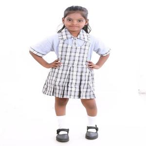 Conceptions d'uniformes scolaires modernes pour filles Excellente qualité Logo personnalisé Robe chasuble Chemise en coton Vente en gros Saison d'été Enfants - Product Image 4