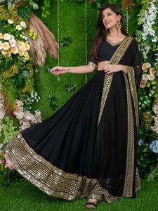 Presentación de la nueva ropa de fiesta tradicional bordada semi-cosida de secado rápido Lehenga Choli Dupatta Set - Product Image 4