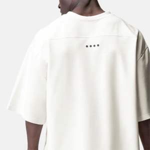 T-shirt surdimensionné confortable et tendance pour homme avec coupe ample pour le style streetwear urbain - Product Image 5