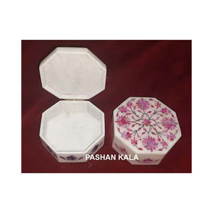 Magnifique boîte à bijoux en nacre naturelle blanche et rose faite à la main, motif floral avec surface brillante, utilisée pour la décoration de la maison - Product Image 1