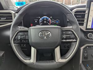 Toyota Sequoia Limited 4WD 2023 Usada en Excelentes Condiciones, Motor Impecable, 437 HP, 3.4L V6 Híbrido - Product Image 2