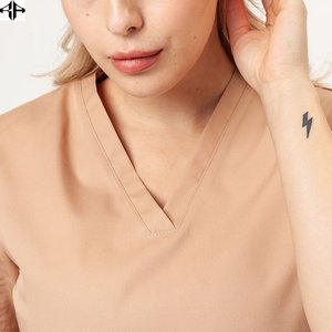 Médico personalizado Scrubs venta al por mayor de poliéster y algodón Scrubs para las mujeres del Hospital uniformes conjuntos nueva moda 2025 mejor Artical - Product Image 5