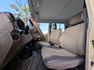 Toyota Land Cruiser Serie 79 LX V6 SUPER LIMPIO, Transmisión Automática, Volante a la Izquierda y Derecha - Product Image 2