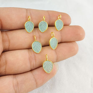 Pendentif de calcédoine en forme de feuille, pierre précieuse sculptée, argent Sterling 925, Vermeil doré, réglage de la lunette, pendentif à breloque calcédoine, cadeau - Product Image 5