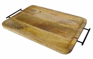 Bandeja grande para servir de madera de acacia con asas, de fábrica al por mayor, bandeja de madera de diseño único para uso doméstico, disponible a bajo precio - Product Image 6