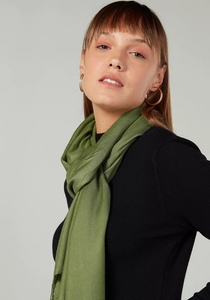 Tissu d'écharpe uni de haute qualité avec approvisionnement en vrac d'étiquetage blanc et faible quantité minimale de commande pour les commandes de marque et de personnalisation personnalisées - Product Image 2