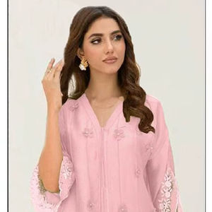 Elegante XL 42 Viscosa Seda Shalwar Kameez Conjunto de calidad superior Traje de fiesta étnico indio para mujeres con acabado lujoso - Product Image 1