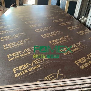 Contreplaqué filmé brun de haute qualité 4x8ft 12-18mm 100% Style de design industriel d'eucalyptus pour l'exportation du Moyen-Orient - Product Image 1