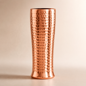 Flûte à vin artisanale en cuivre Divris, design martelé moderne, verre à vin en métal durable 16 oz, écologique, anti-fuite, cadeau de fête - Product Image 1