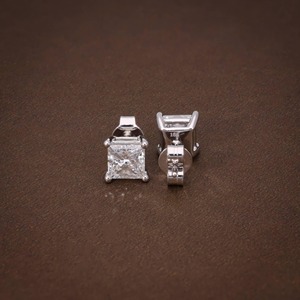Boucles d'oreilles en diamant de laboratoire certifié IGI taille princesse pour cadeau de mariage, boucles d'oreilles solitaires en or 14 carats à bas prix - Product Image 5
