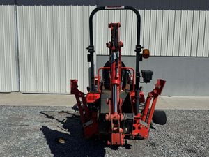 Mini tracteur agricole Kioti CS2220 22HP 4x4 à transmission par engrenages avec chargeur arrière et tondeuse pour l'agriculture et le jardinage - Product Image 2