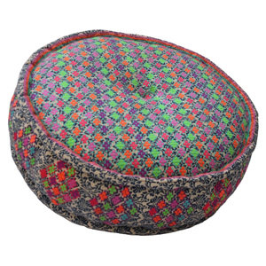 Puf Redondo Indio de Alta Calidad con Hermoso Estampado y Bordado, Puf Decorativo Moderno de Algodón, Otomana Redonda, Decoración Boho para Habitación - Product Image 1