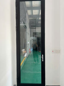 Mampara Plegable de Polímero Holcom 2026, Diseño Moderno, Construcción de Vidrio y Aluminio, Aplicación en Villas, Superficie Acabada - Product Image 2