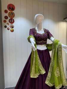 Ensemble Lehenga Choli réversible en coton multicolores pour femmes, brodé, pour les festivals traditionnels de Navratri - Product Image 2