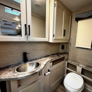 SUPPLIER OF Used 2023 T h o r Motor Coach Ge mini AWD 23TE Class B+ gas motorhome - Product Image 6