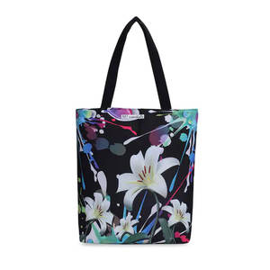 Bolsas de compras impresas sostenibles de tamaño mediano Logotipo personalizado Calidad asegurada Precio de mercado razonable para promociones globales - Product Image 1