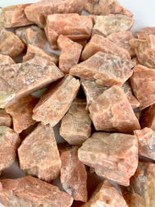 Mejor venta al por mayor Feng Shui melocotón Natural piedra lunar Reiki curación meditación piedra preciosa caída piedra cruda recuerdo para el amor - Product Image 4