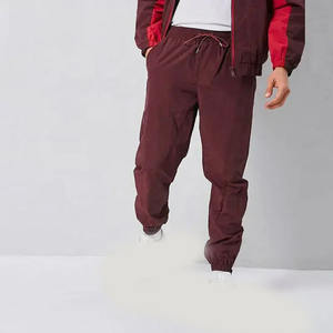 ชุดวอร์มกีฬาวิ่งของผู้ชายคอเสื้อมีฮู้ดทำจากโพลีเอสเตอร์100% มีบริการ OEM ตามสั่งสำหรับฤดูใบไม้ร่วง - Product Image 6