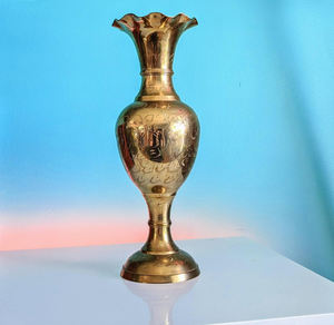 Florero de aluminio en acabado de metal dorado, perfecto para centros de mesa de boda elegantes y Decoración elegante del hogar - Product Image 5