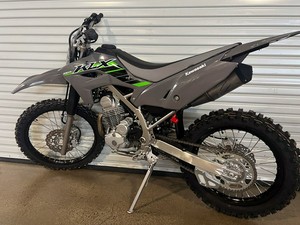 Nueva 2025 - 2026 Kawasaki KLX 110R L 112cc Nueva motocicleta Dirtbike lista para exportar a todo el mundo - Product Image 3