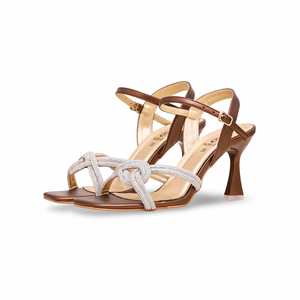 Sandalias de tacón marrón FN5910 con detalle elegante - Product Image 3