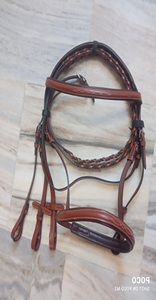 Diseño único, bien hecho a mano, elegantes bridas inglesas en color marrón hechas de cuero de vaca genuino a precios asequibles, juego de tachuelas - Product Image 2