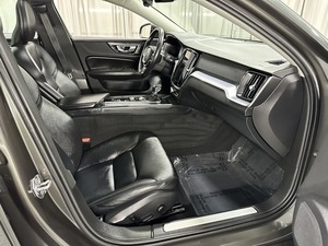 Volvo S60 T6 AWD Inscription 2022 Usado en Buen Estado, Motor de 4 Cilindros con Doble Turbo - Product Image 4