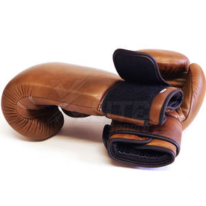 Guantes de Boxeo de Cuero Nuevos a Bajo Precio, Cierre de Gancho y Bucle, Diseño Transpirable y Ligero, Diseñados para Entrenamiento de Resistencia y Sparring Técnico - Product Image 5