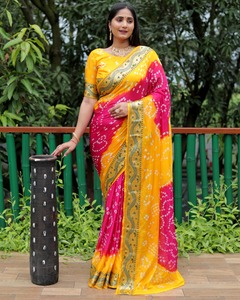 Puro hermoso diseño ligero Bandhej Sari de seda suave con gran borde ancho para mujeres colección de ropa india y pakistaní - Product Image 5