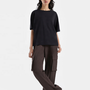 เสื้อยืดลายกราฟิกสำหรับผู้หญิงผ้าถักพิมพ์โลโก้ตามสั่งทำจากผ้าฝ้าย - Product Image 2