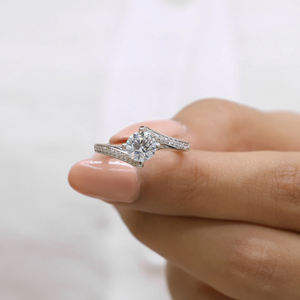 แหวนหมั้นเพชรที่ไม่ซ้ำกันในทองคำขาว18K แหวนเพชรโมอิสสำหรับผู้หญิง - Product Image 1