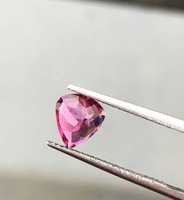 Tourmaline Rubilite Naturelle en Forme de Cœur, Pierre de Naissance Semi-Précieuse Rose, 1,07 Carat, IRIDESCENTE pour la Guérison, Pierre Gemme Libre