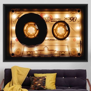 Obra de arte impresa en lienzo con decoración musical moderna - Elegante diseño de casete de audio, lienzo con marco NEGRO - Product Image 1
