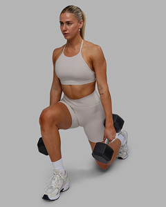 Soutien-gorge et short de sport beige à col haut ensembles pour femmes ensemble 2 pièces respirant pour entraînement de gymnastique plage été ensemble pour femmes nouveau design - Product Image 5