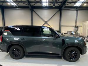 NUOVO 2026 Verde Metallizzato Armada Power (426 CV) 6 Cilindri 4X4 2 Assi Alimentazione Benzina Trazione Integrale Trasmissione Automatica Guida a Sinistra - Product Image 5