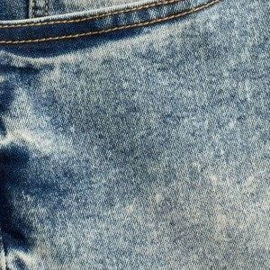 Shorts en jean pour hommes Logo personnalisé 100% coton Qualité supérieure Fournisseur OEM Séchage rapide et imperméable - Product Image 3